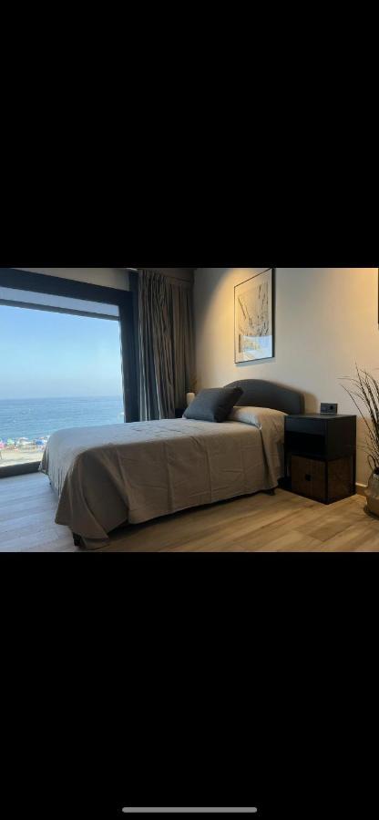 Victoria Loft Bed & Breakfast คาสเตล เด เฟโร ภายนอก รูปภาพ