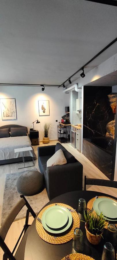 Victoria Loft Bed & Breakfast คาสเตล เด เฟโร ภายนอก รูปภาพ