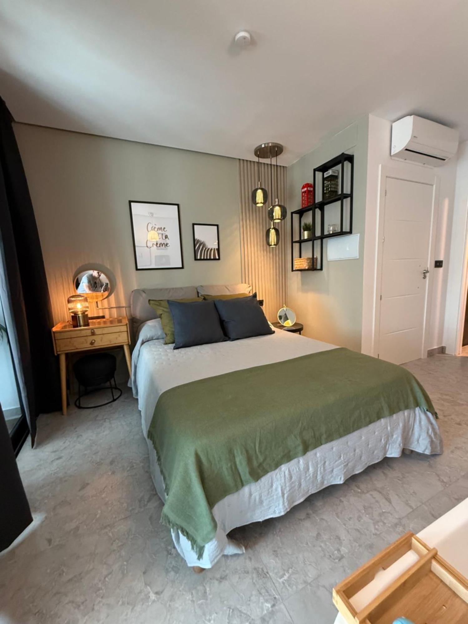 Victoria Loft Bed & Breakfast คาสเตล เด เฟโร ภายนอก รูปภาพ