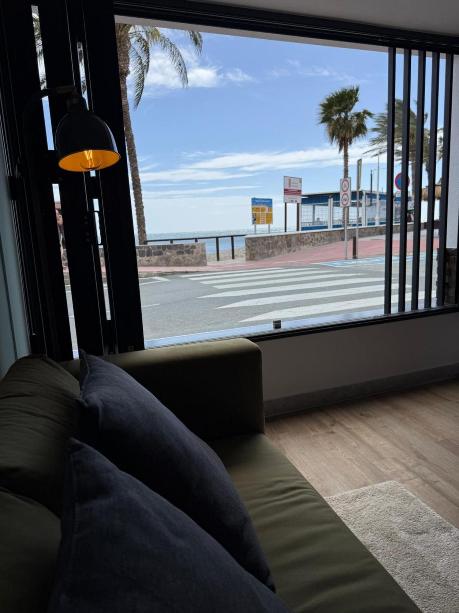Victoria Loft Bed & Breakfast คาสเตล เด เฟโร ภายนอก รูปภาพ
