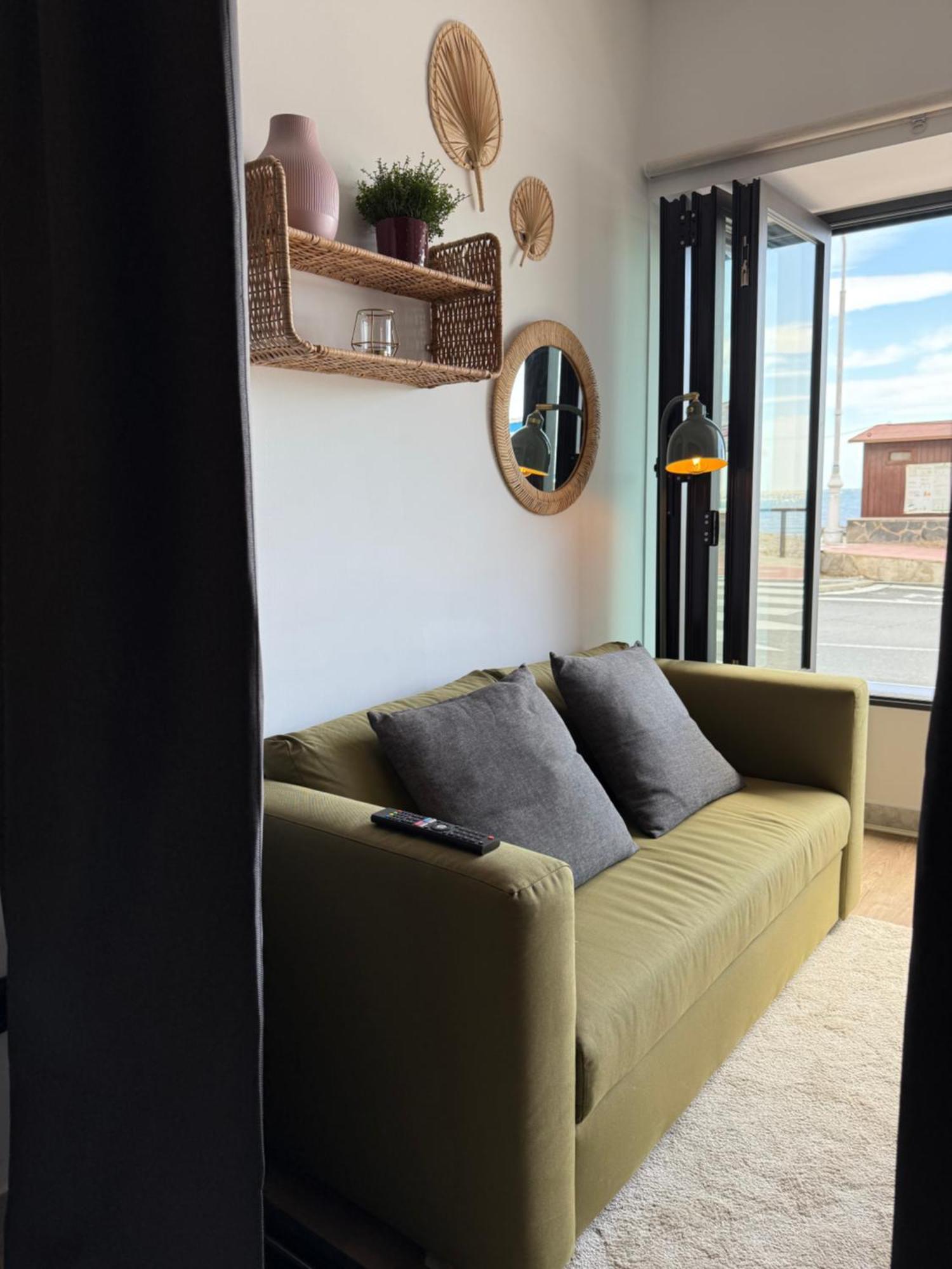 Victoria Loft Bed & Breakfast คาสเตล เด เฟโร ภายนอก รูปภาพ